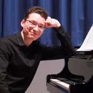 Individueller Klavierunterricht mit professionellem Pianisten für Anfänger, Fortgeschrittene und Wiedereinsteiger jeden Alters.